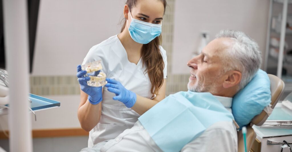 implantes dentales para adultos mayores
